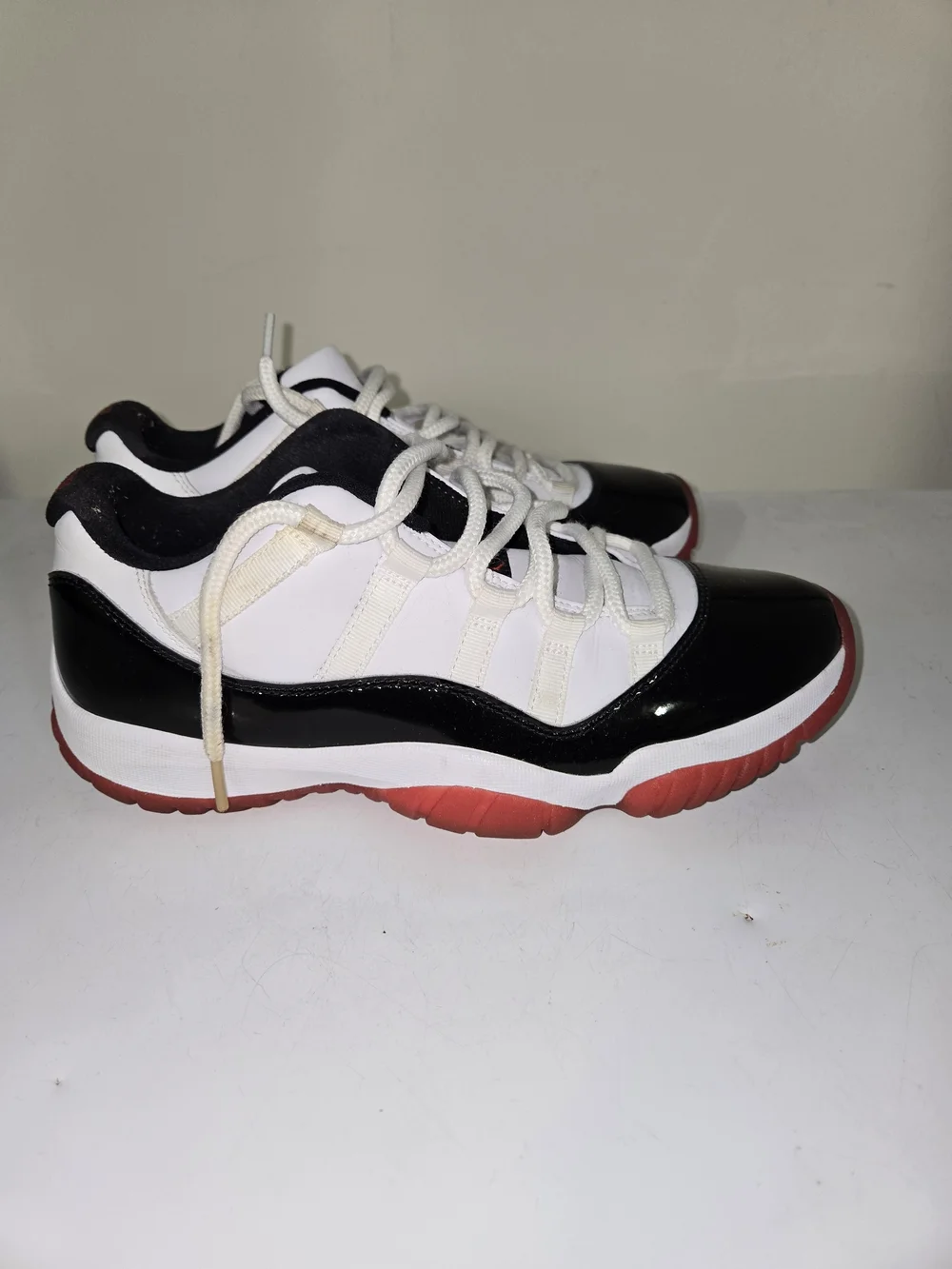 Nike Air Jordan 11 Retro Concord-Bred Patent White Red Men's 8.5 Sneakers